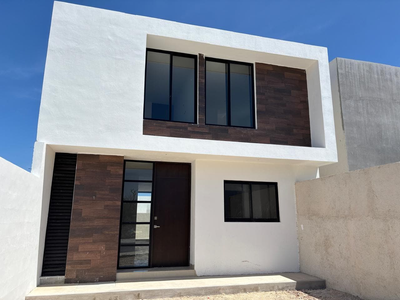 House in the Real Montejo Subdivision