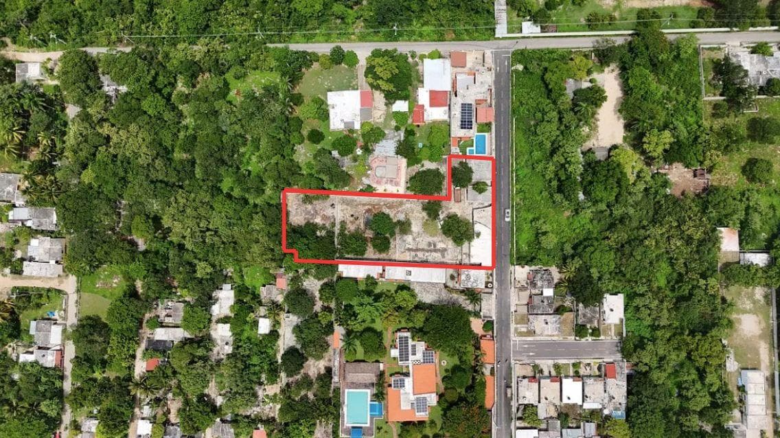 LAND FOR SALE IN CONKAL, WITH A BUILDING AND SURVEYED BOUNDARIES