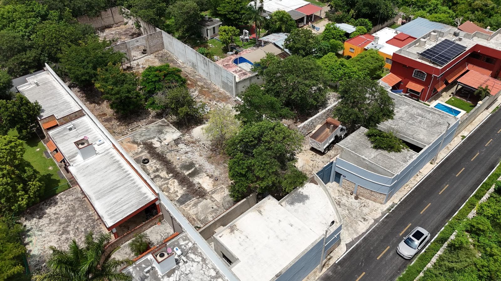 LAND FOR SALE IN CONKAL, WITH A BUILDING AND SURVEYED BOUNDARIES