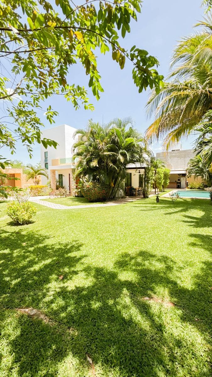 HOUSE FOR SALE IN MÉRIDA, DZITYÁ, CASA JARDINES, LARGE LOT