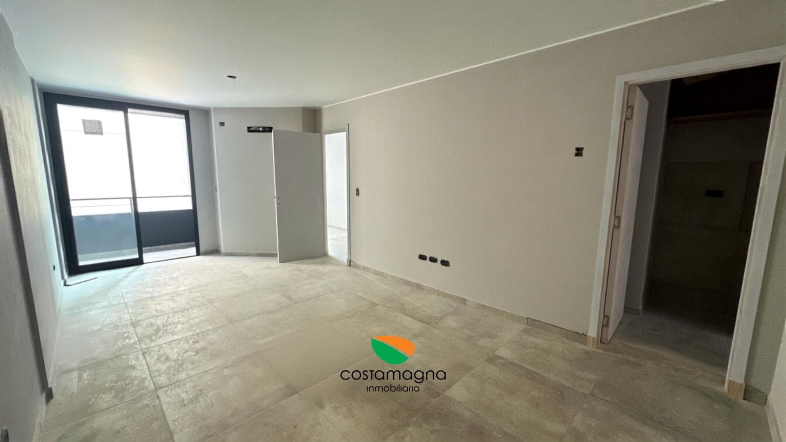 Ground-floor apartment on General Paz Street