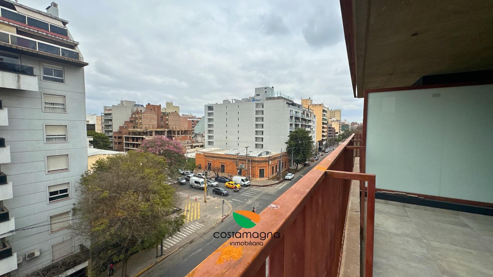 Ground-floor apartment on General Paz Street