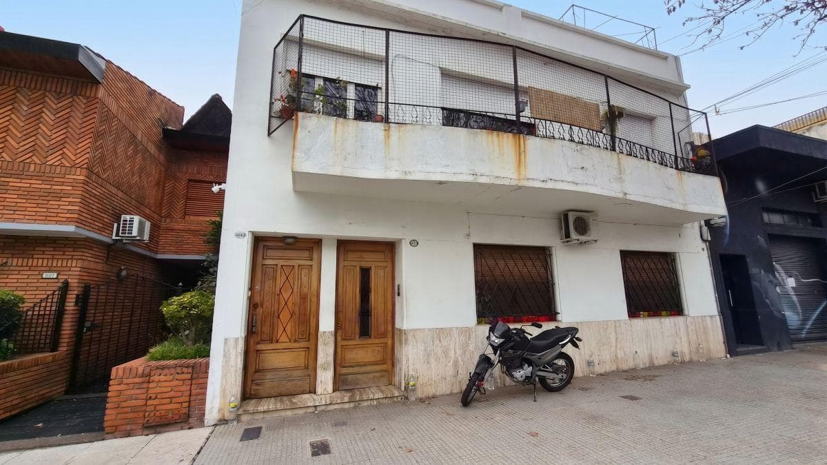 One-bedroom apartment with a huge terrace and its own private outdoor space. A dream come true!
