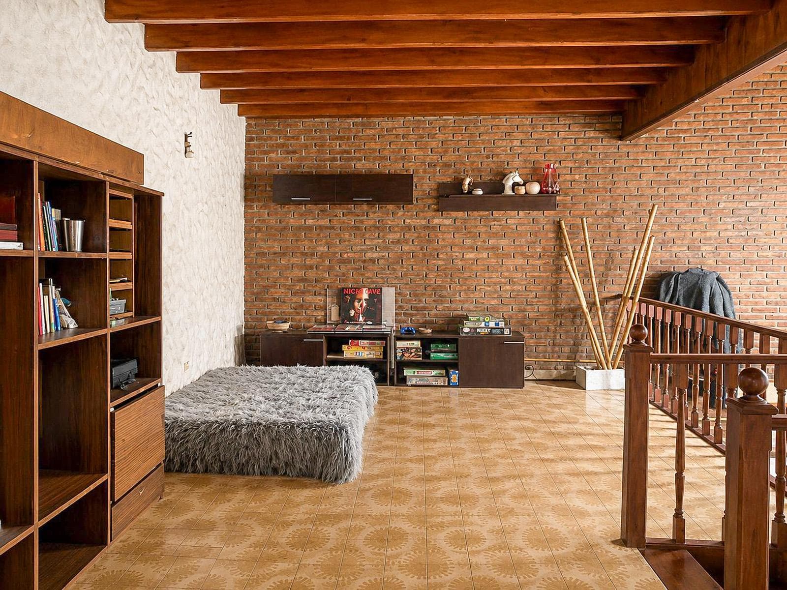 House for Sale: 6 Rooms, 1,500 m² Lot, Financing Available, Los Platanos Neighborhood, Berazategui