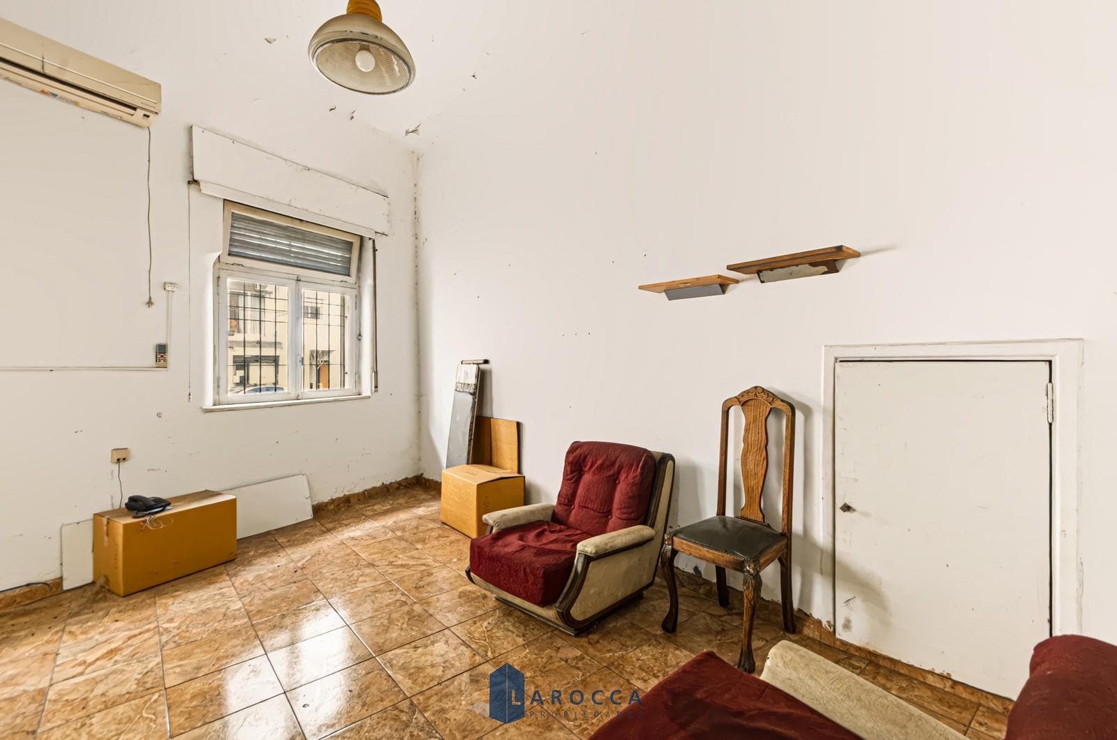 PH IN PB - FOR SALE - PALERMO - 2 ROOMS - STREET-FACING - IN NEED OF RENOVATION - YARD