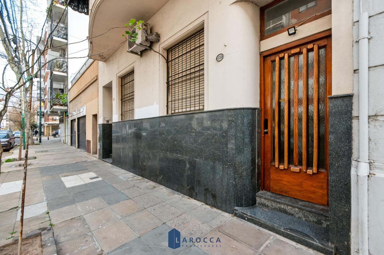 PH IN PB - FOR SALE - PALERMO - 2 ROOMS - STREET-FACING - IN NEED OF RENOVATION - YARD