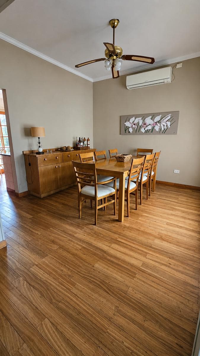 Sturdy 3-room House with Office and Garden for Sale. Olivos