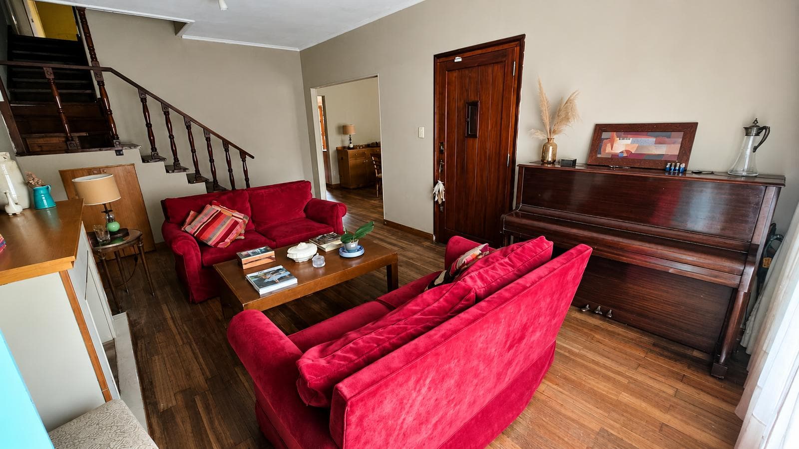 Sturdy 3-room House with Office and Garden for Sale. Olivos