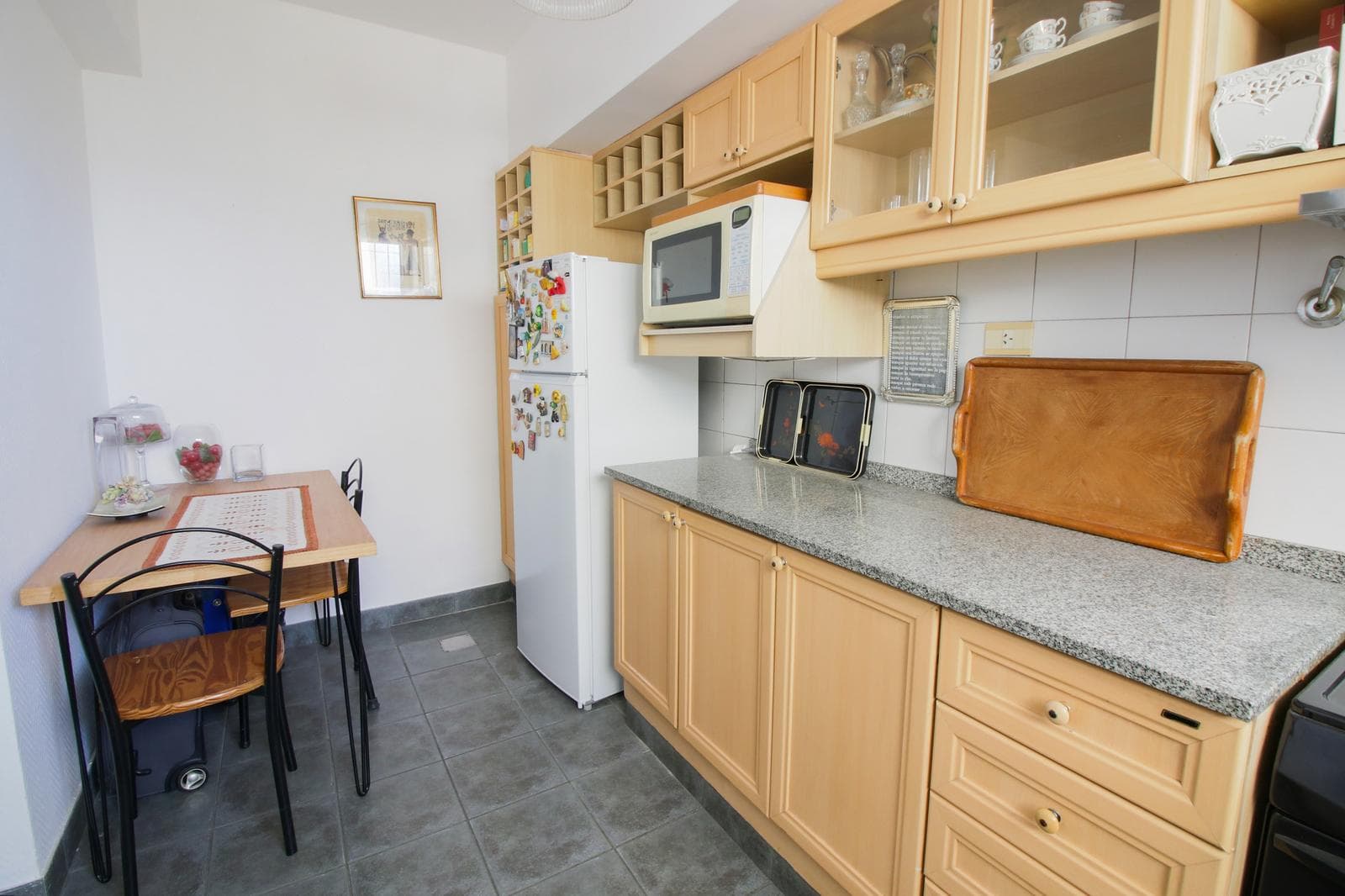Sale of 3-room apartment with a courtyard on Coch Street - Credit available.