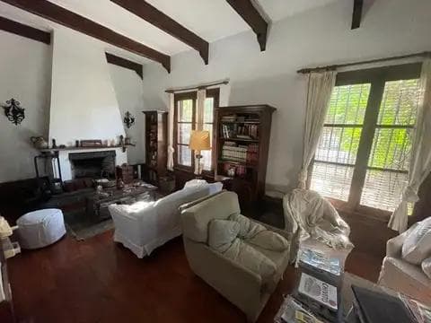 5-Room House for Sale in Villa Sarmiento