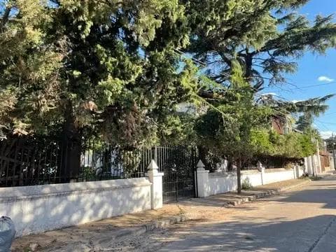 5-Room House for Sale in Villa Sarmiento
