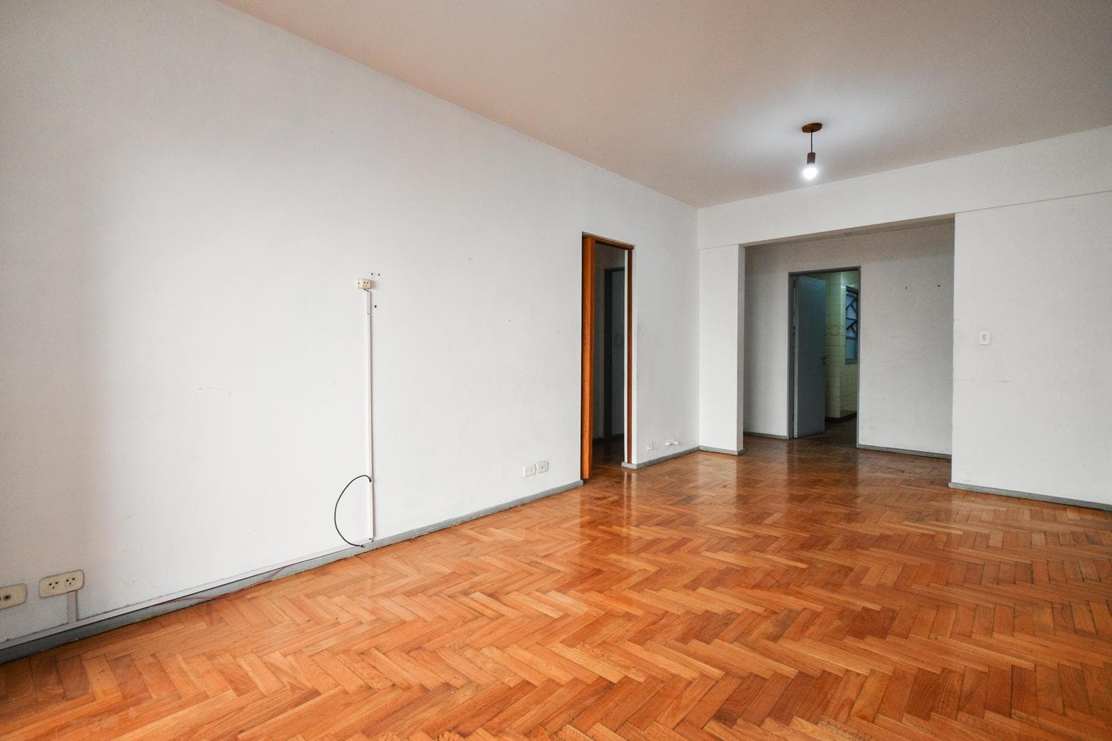 3-Bedroom Apartment for Sale with a Balcony in Monserrat