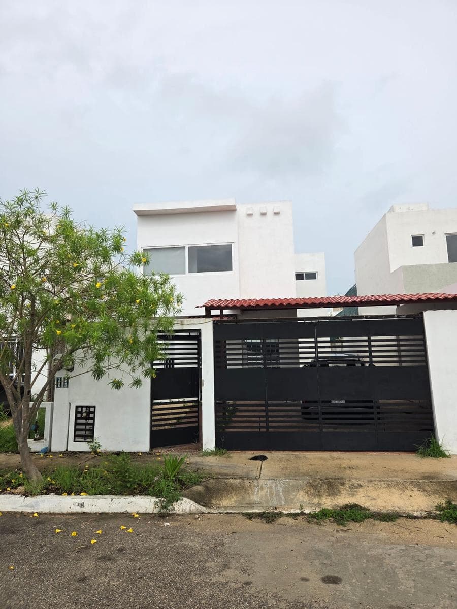 House in Paseos de Mérida, Tixcacal