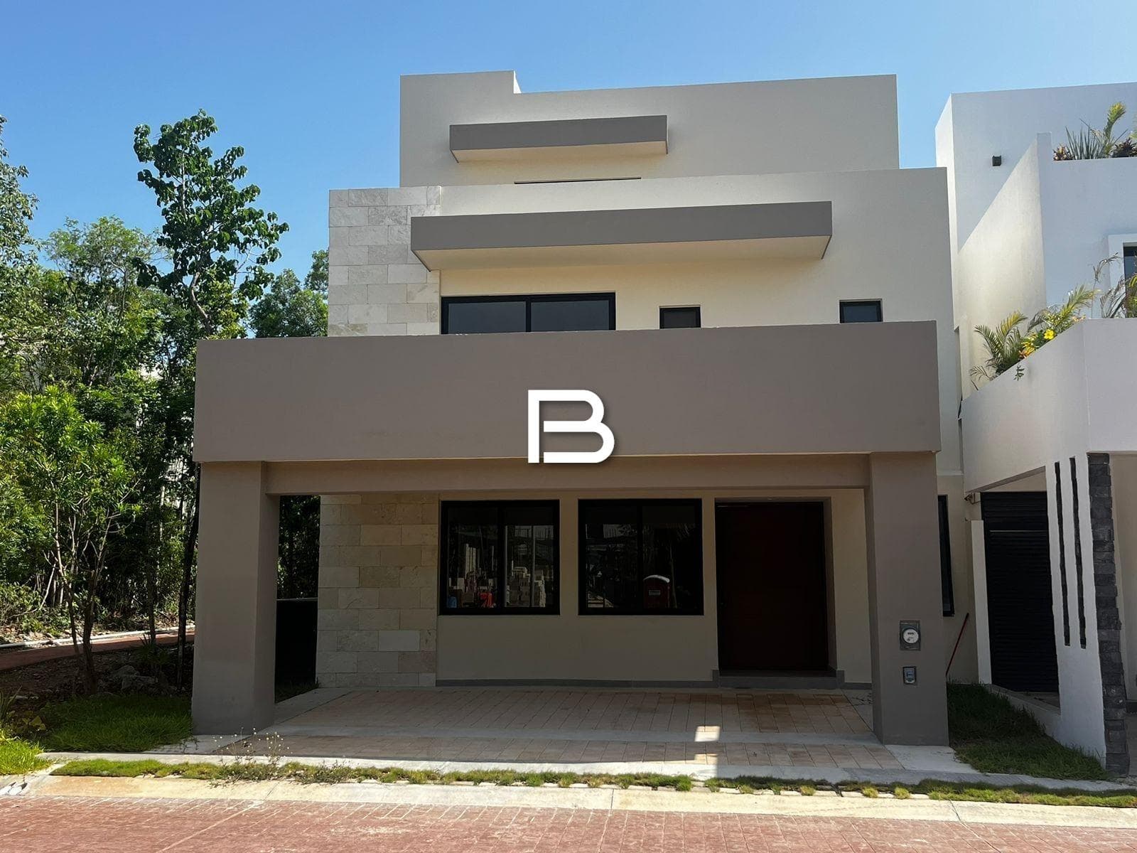 House in the Vía Cumbres Subdivision