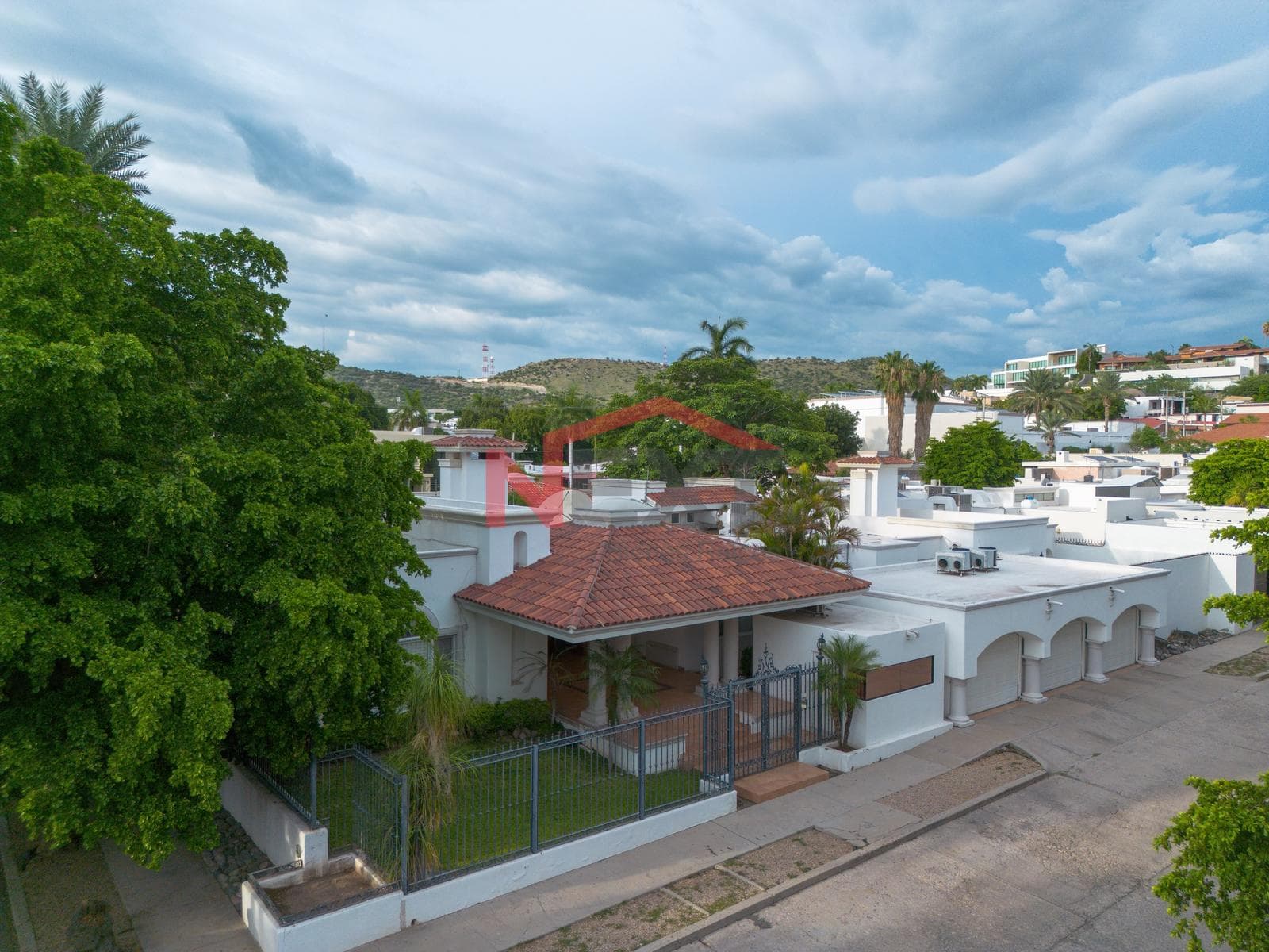 House for sale in Col. Pitic