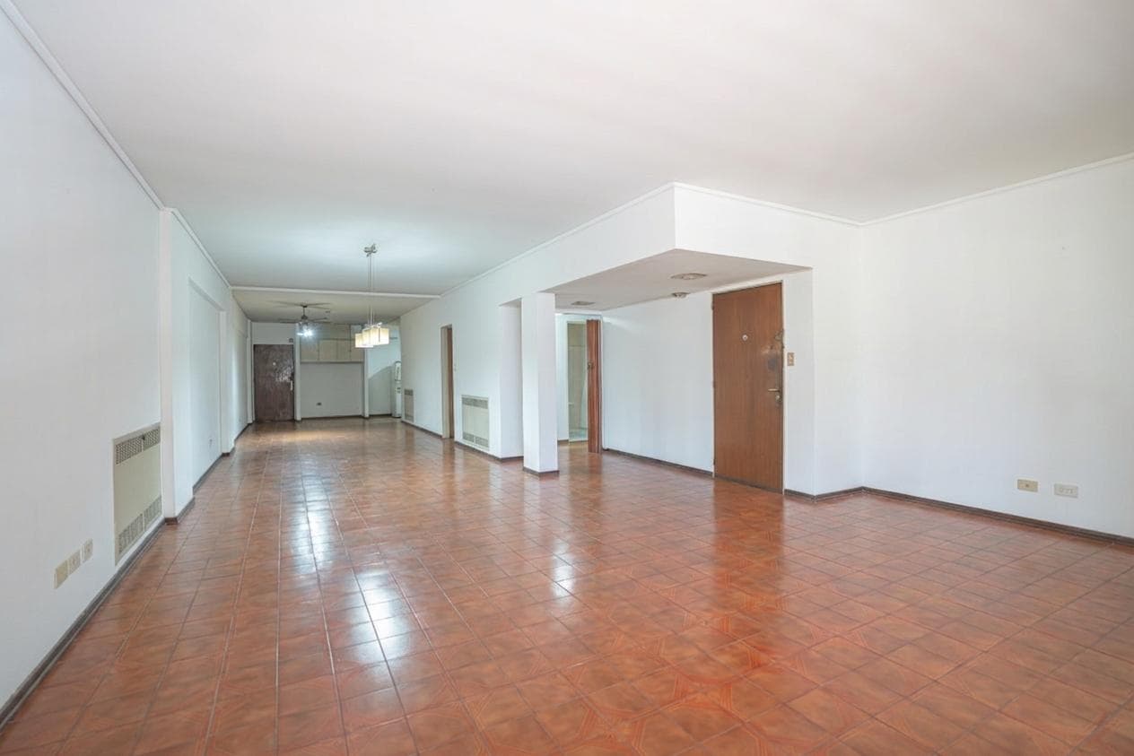 Apartment in Flores - 200 m² half-floor unit - garage