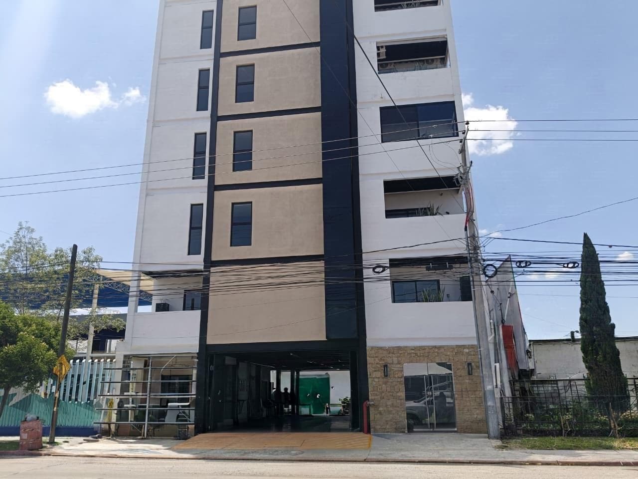 Apartment in the Jardines de La Concepción Subdivision