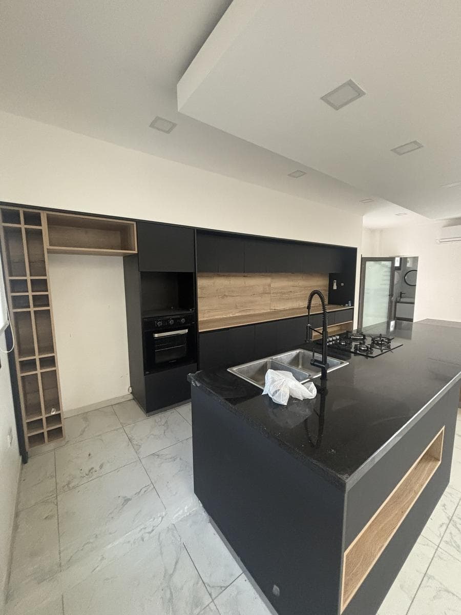 3-BEDROOM HOUSE FOR RENT - JIREH DORF NEIGHBORHOOD
