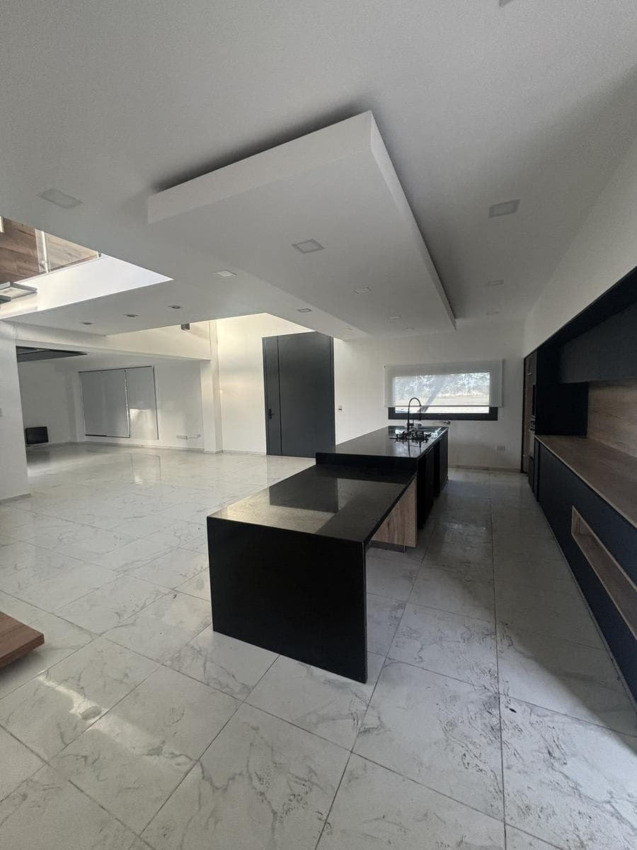 3-BEDROOM HOUSE FOR RENT - JIREH DORF NEIGHBORHOOD