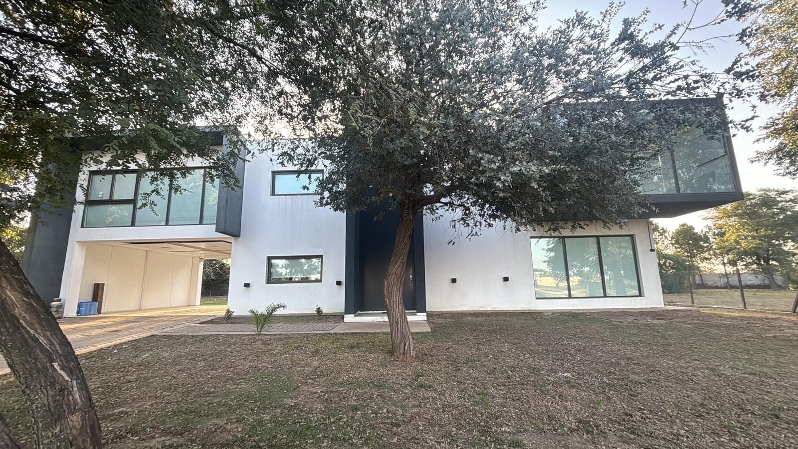 3-BEDROOM HOUSE FOR RENT - JIREH DORF NEIGHBORHOOD