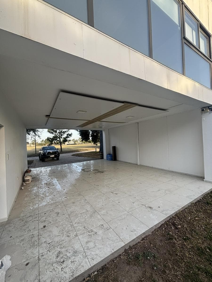 3-BEDROOM HOUSE FOR RENT - JIREH DORF NEIGHBORHOOD