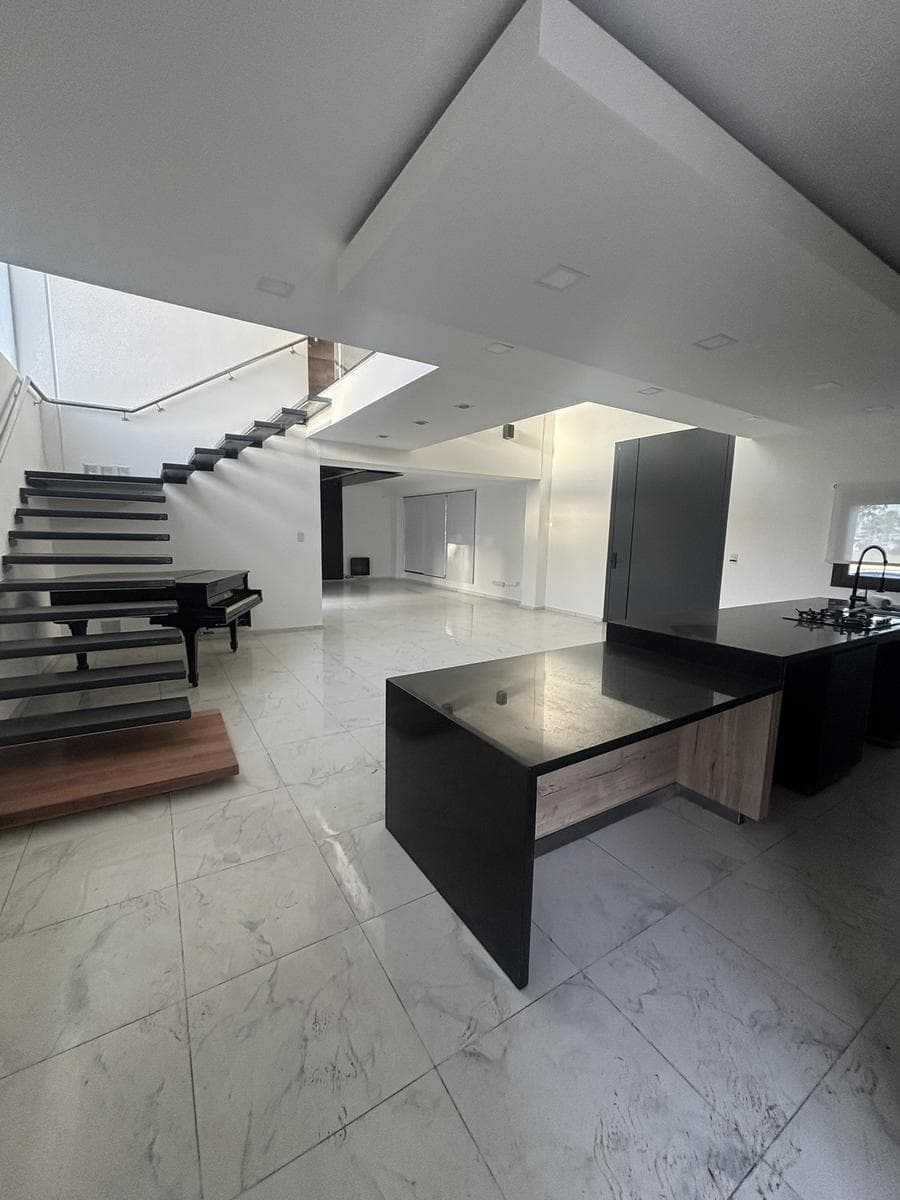 3-BEDROOM HOUSE FOR RENT - JIREH DORF NEIGHBORHOOD