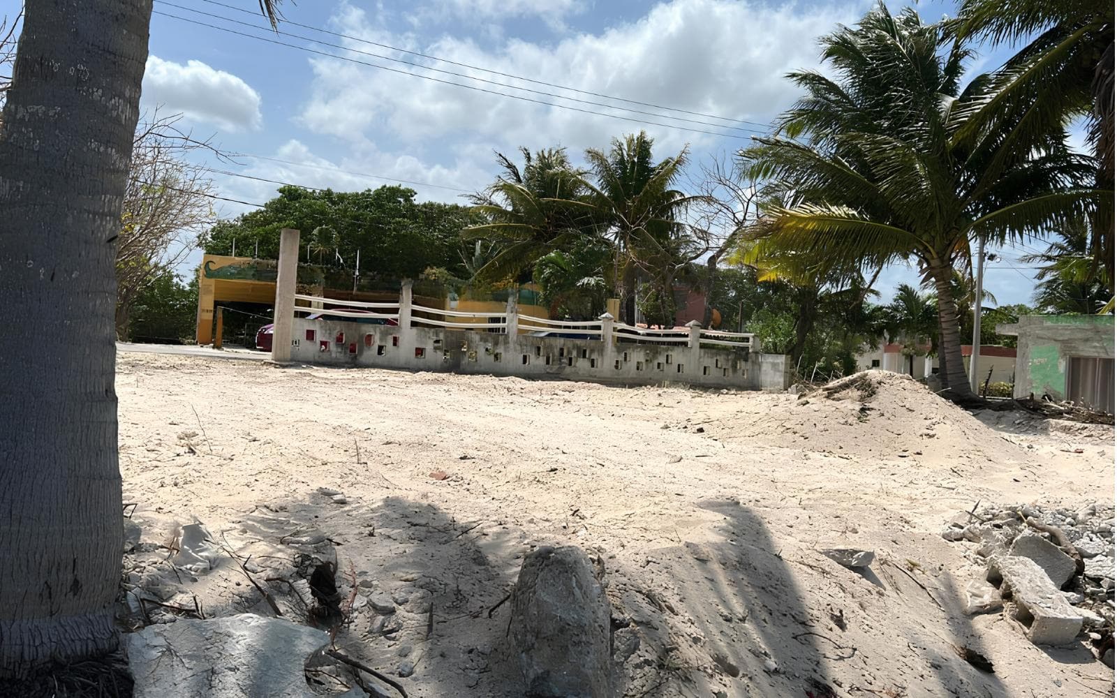 LAND FOR SALE ON THE BEACHFRONT IN CHABIHAU