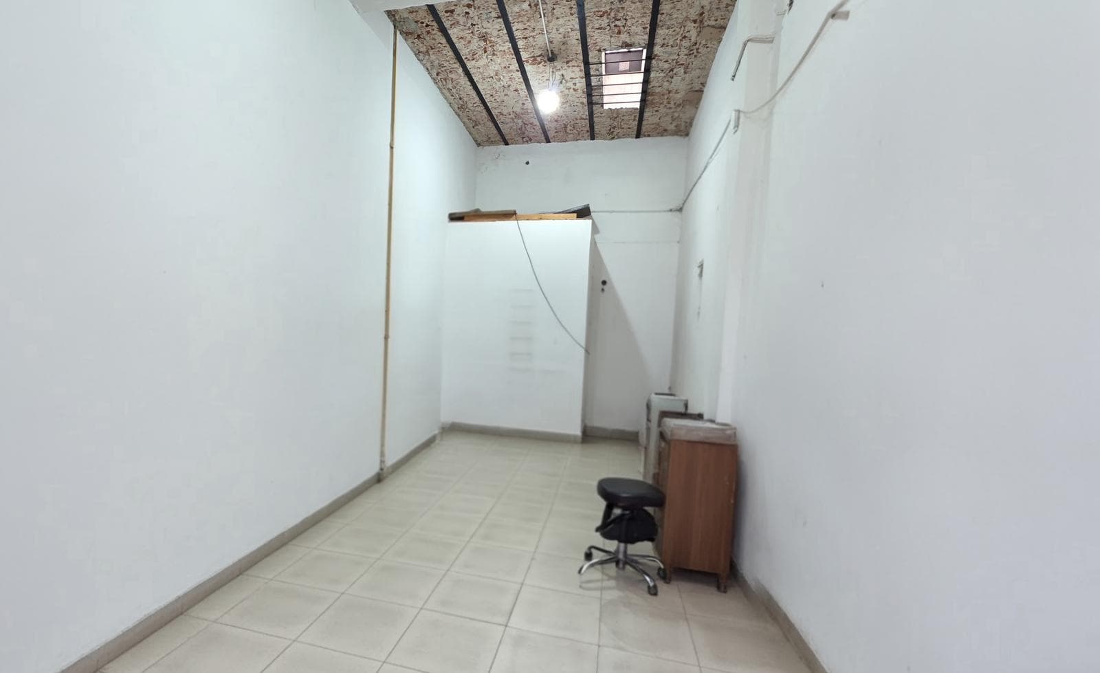 832 Varela Ave.: BLOCK SALE—4 PHs + 2 Commercial Units