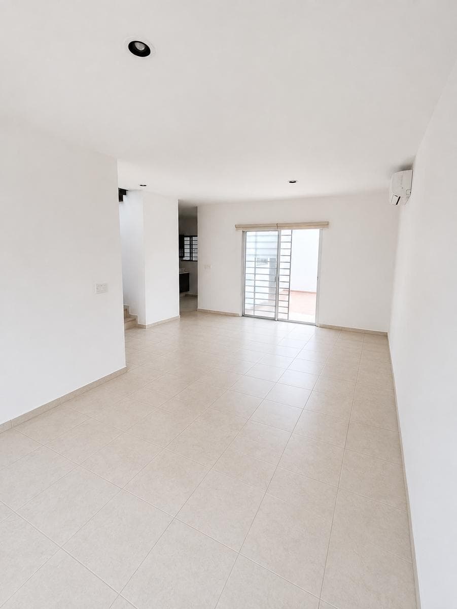 House in Villas del Arte for SALE