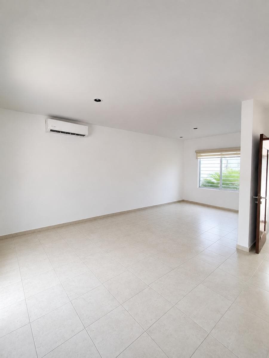 House in Villas del Arte for SALE