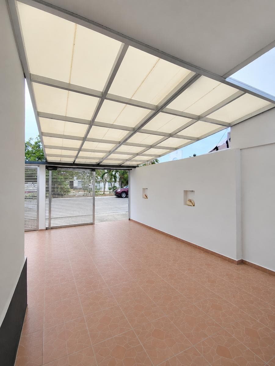 House in Villas del Arte for SALE