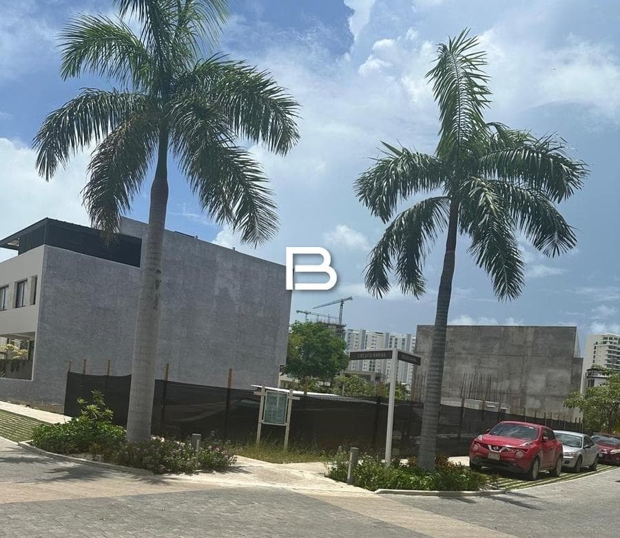 Land in Puerto Cancún
