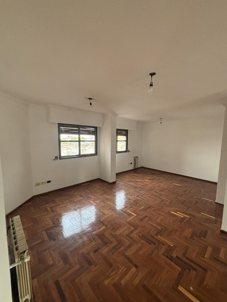 APARTMENT FOR SALE - ENTIRE UNIT - 4 BEDROOMS - ALTA CORDOBA - INCLUDES DOUBLE GARAGE