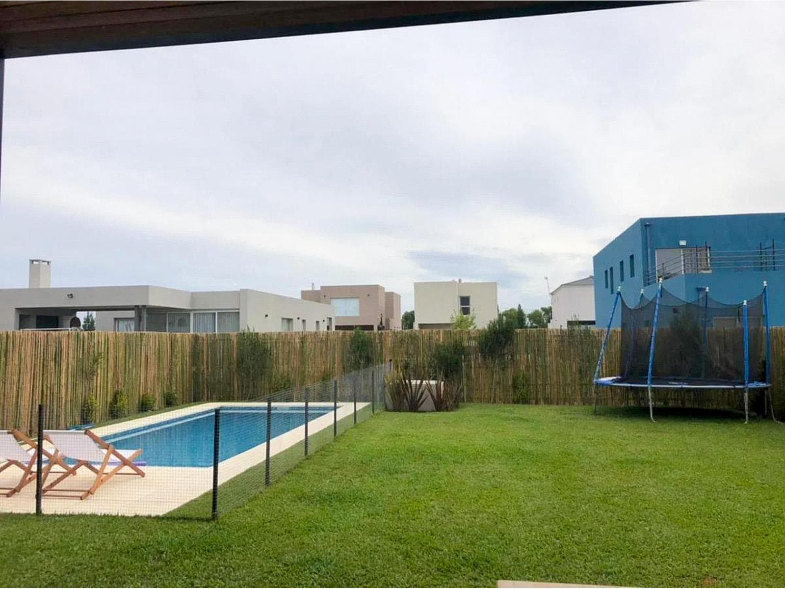 For sale: House with 5 rooms, 450 m² in the Vila Marina I Villanueva neighborhood.