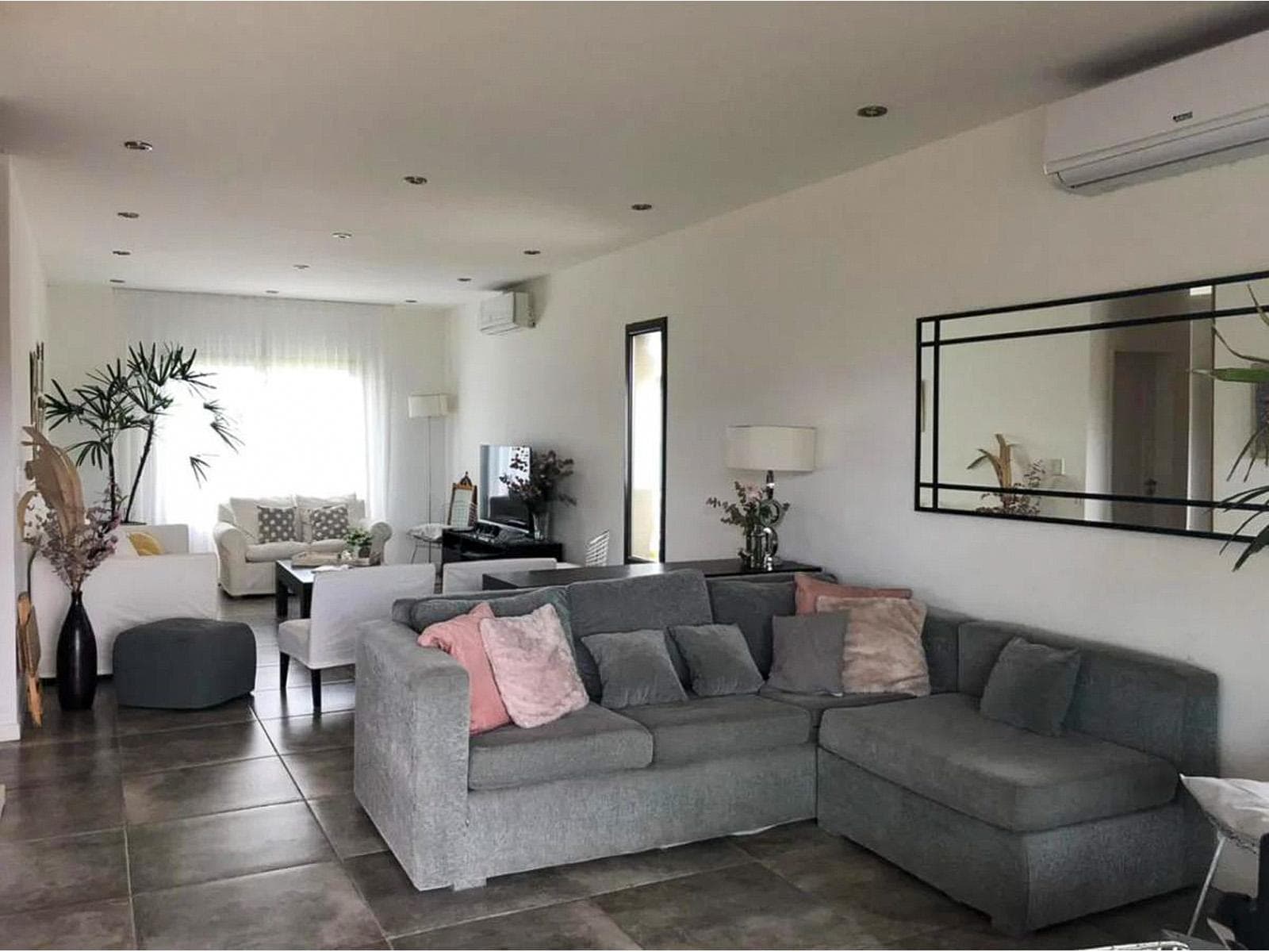 For sale: House with 5 rooms, 450 m² in the Vila Marina I Villanueva neighborhood.