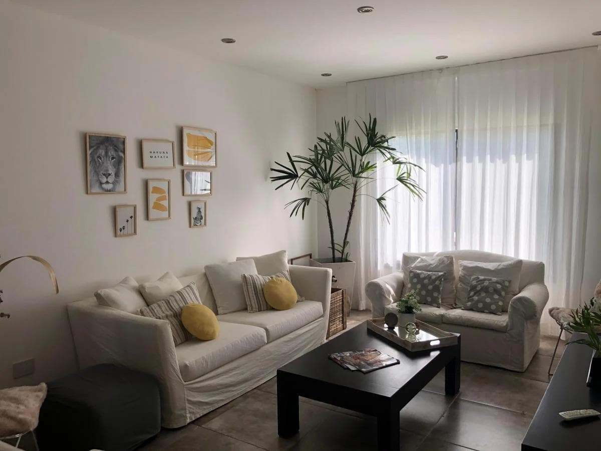 For sale: House with 5 rooms, 450 m² in the Vila Marina I Villanueva neighborhood.