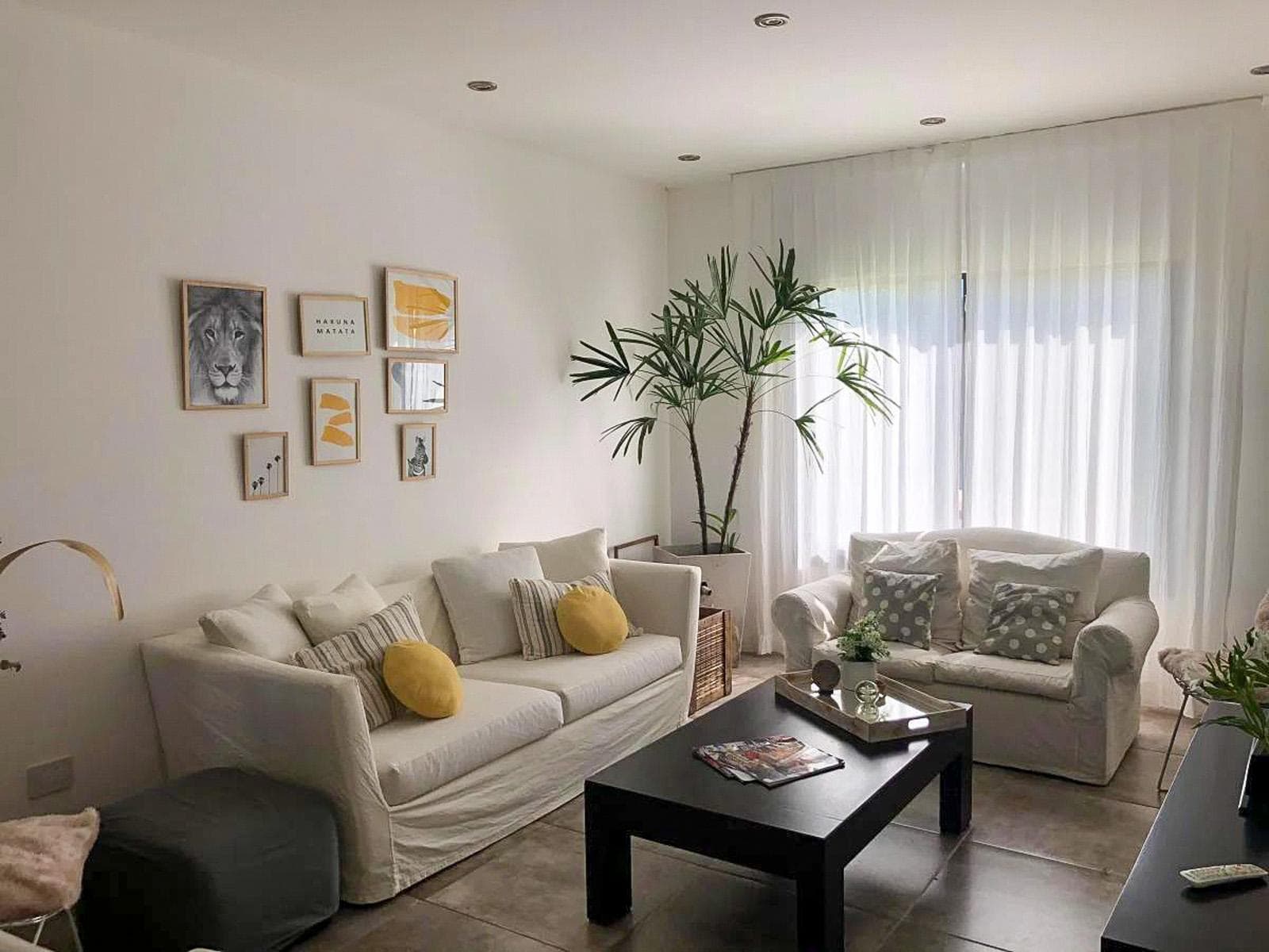 For sale: House with 5 rooms, 450 m² in the Vila Marina I Villanueva neighborhood.