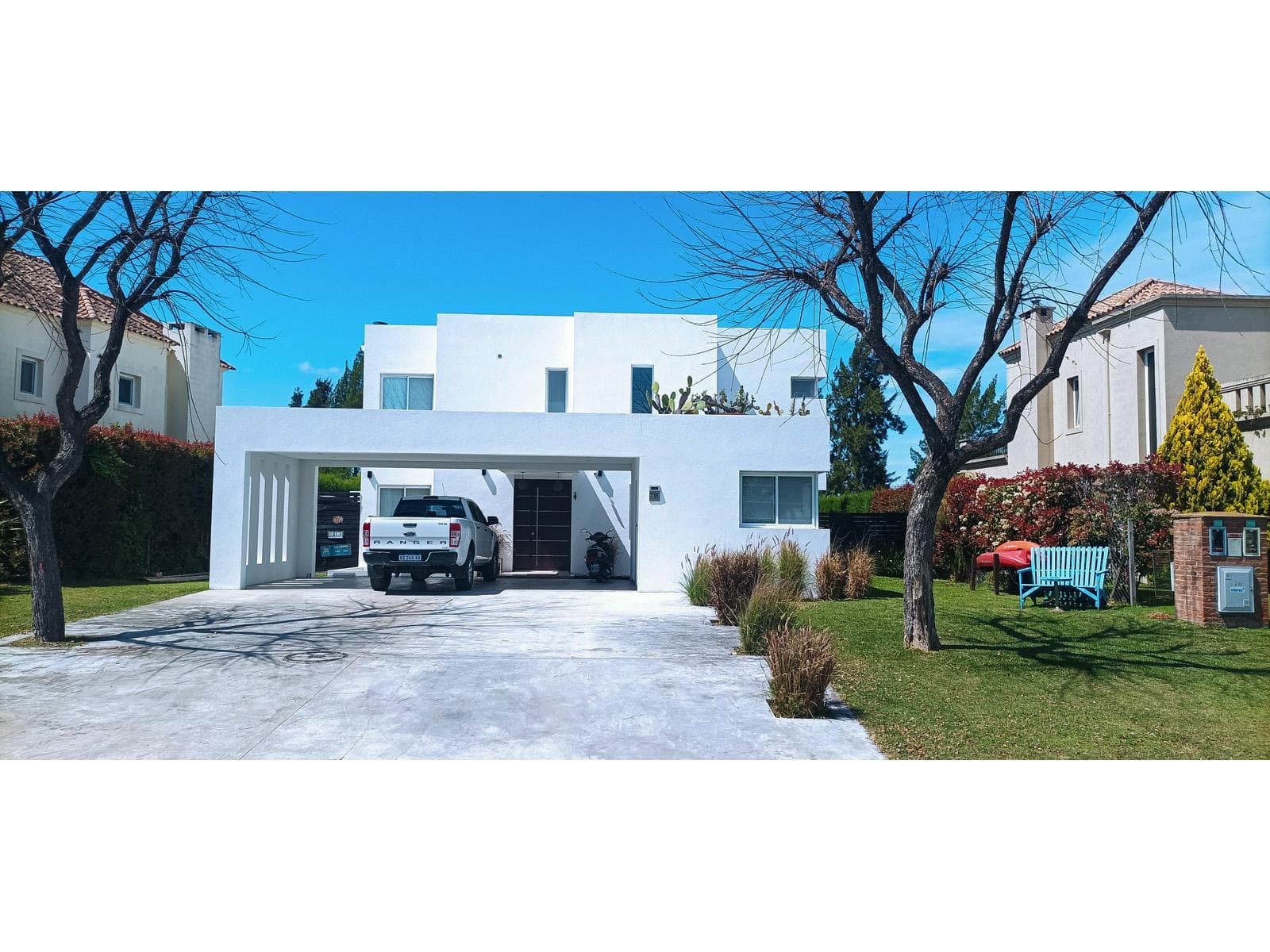 5-Bedroom House for Sale, 1,000 m², Near the Golf Course, Financing Available, San Isidro Labrador Neighborhood, Villanueva