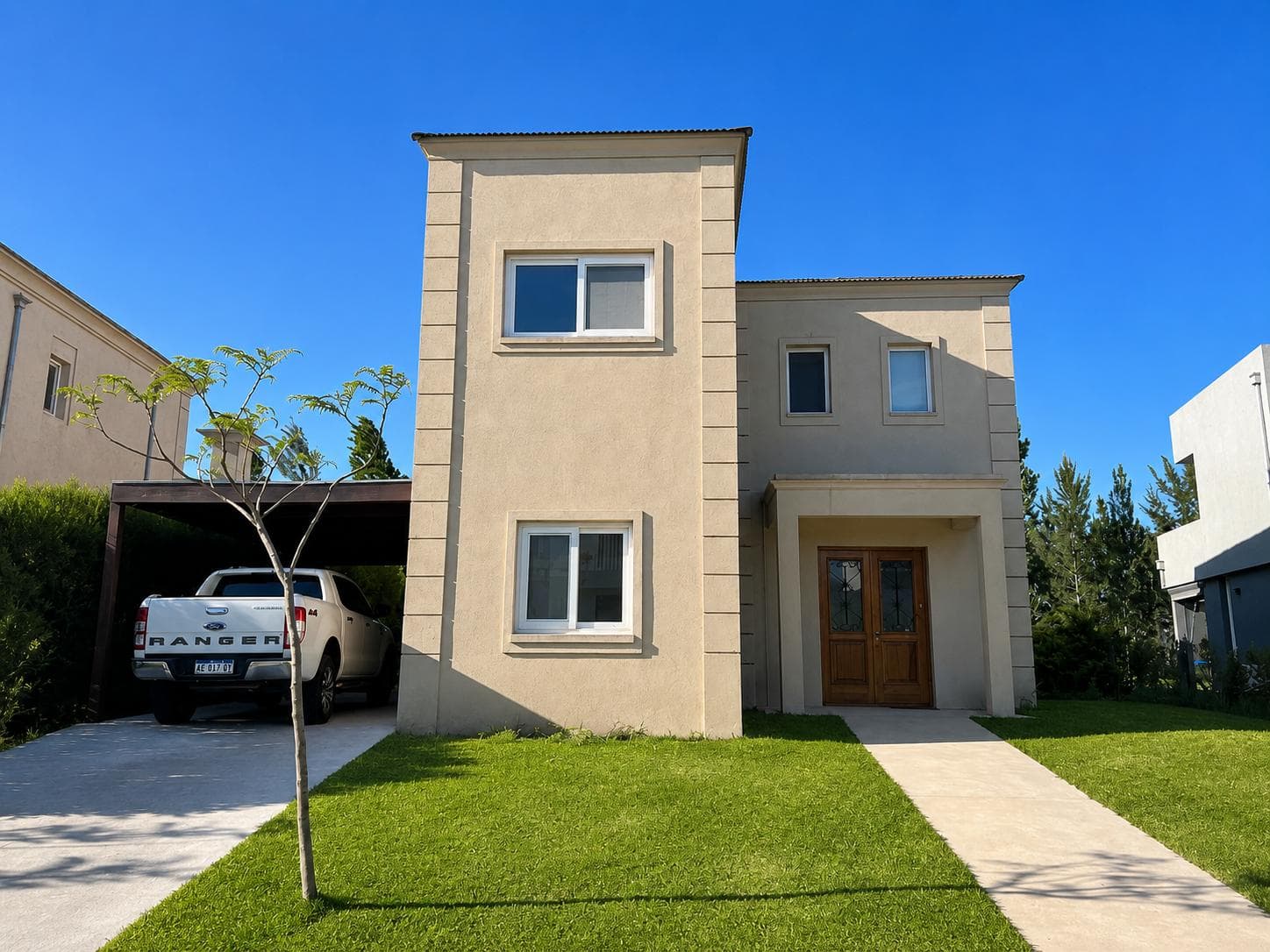 5-Bedroom House for Sale, 550 m², with Pool, in the Los Castaños neighborhood of Nordelta, Tigre