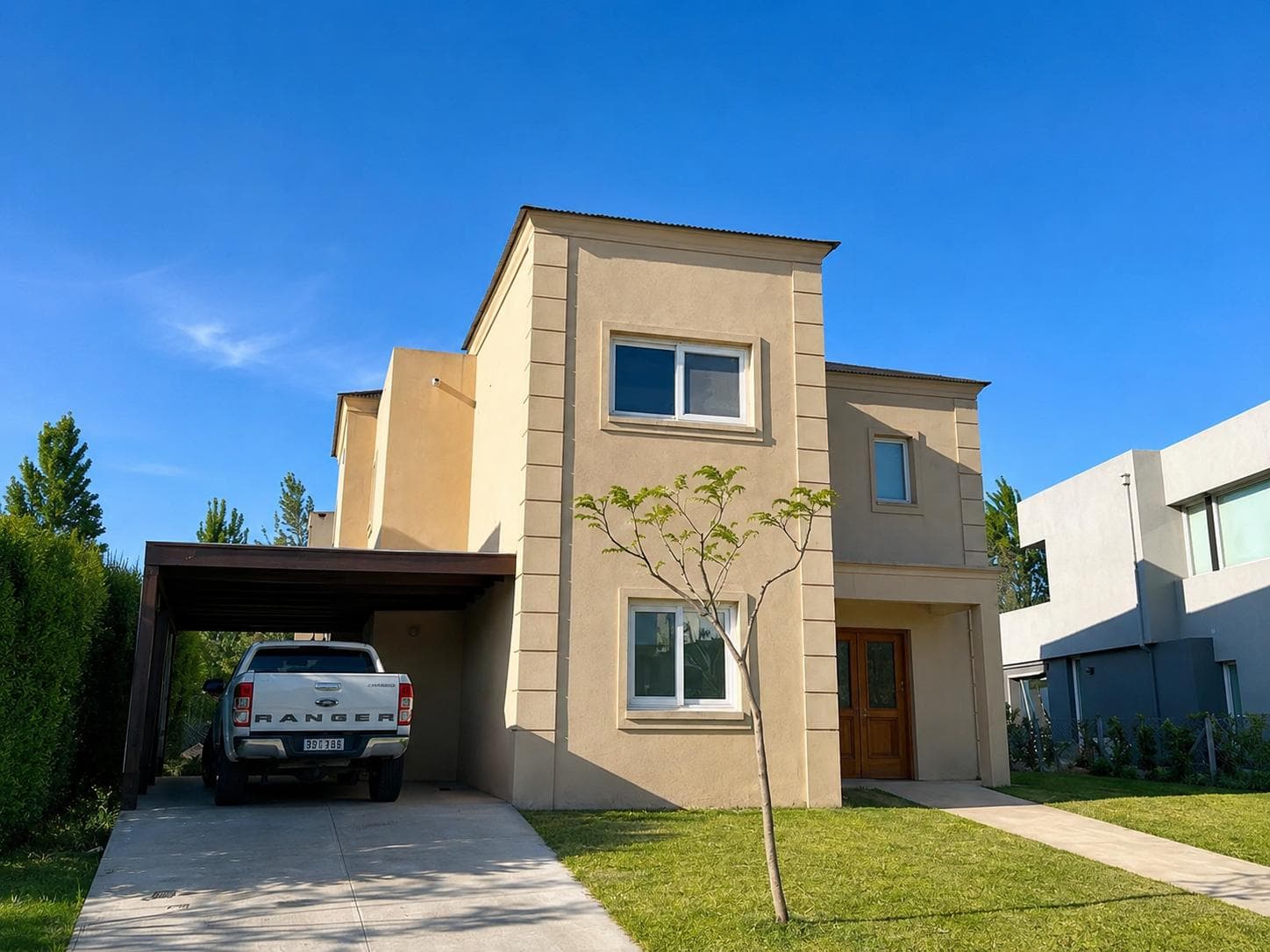 5-Bedroom House for Sale, 550 m², with Pool, in the Los Castaños neighborhood of Nordelta, Tigre