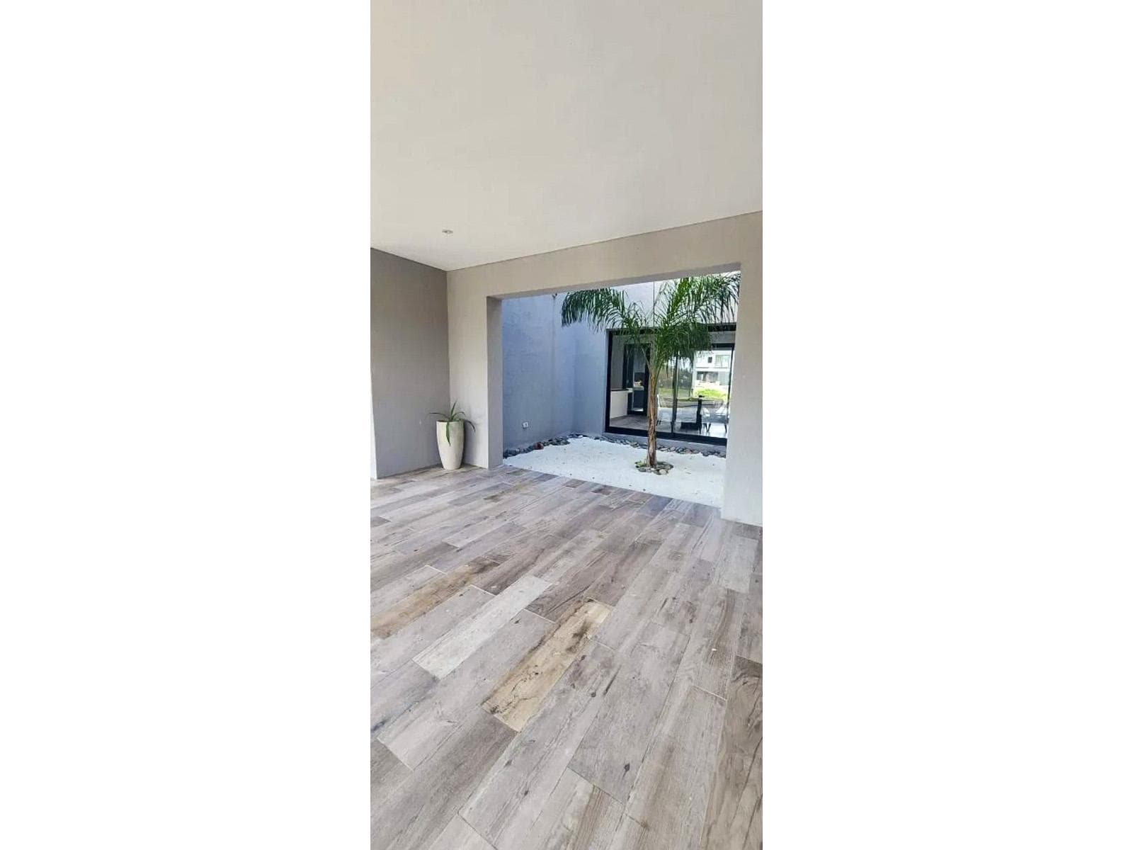 House for Sale: 6 Rooms, Riverfront, with Private Dock, El Canal Neighborhood, Villanueva, Tigre