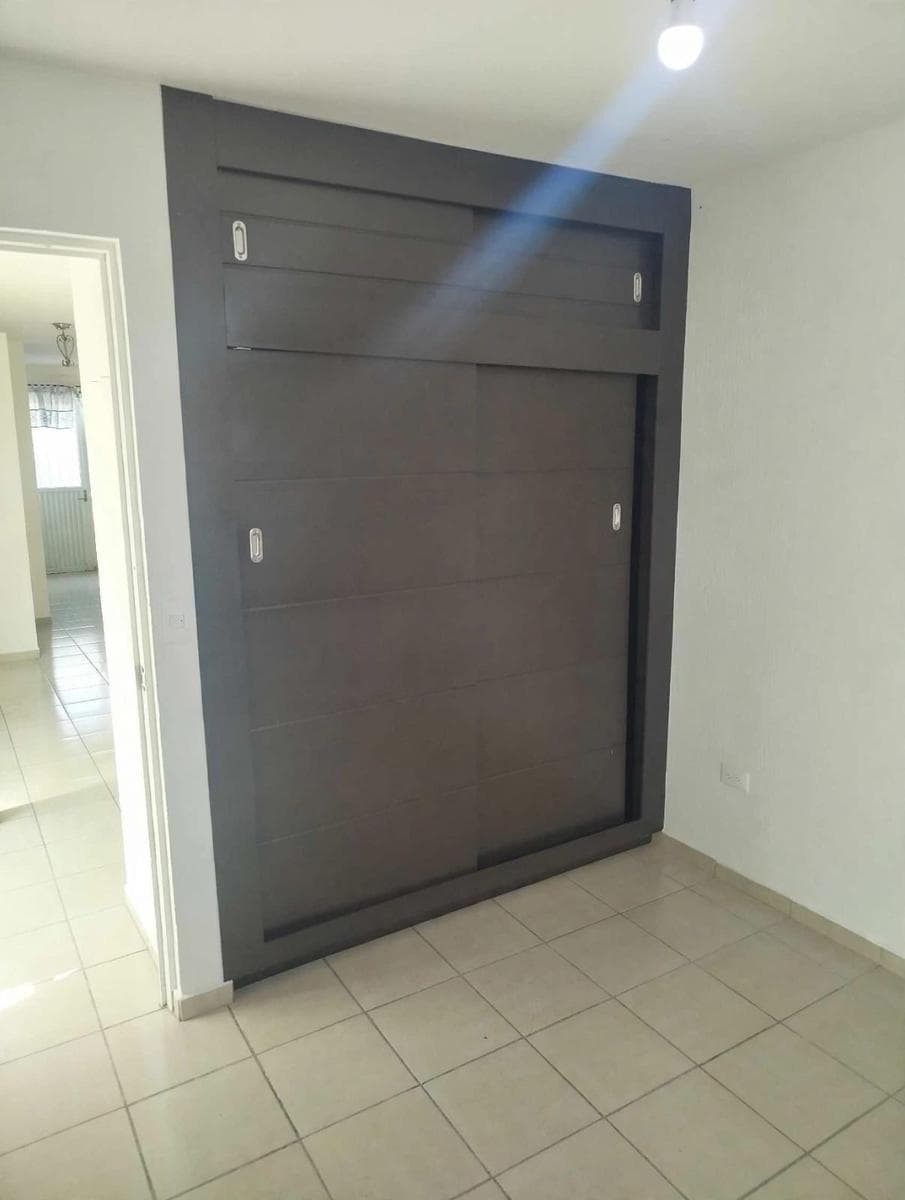 House for Rent in Villa-Sur