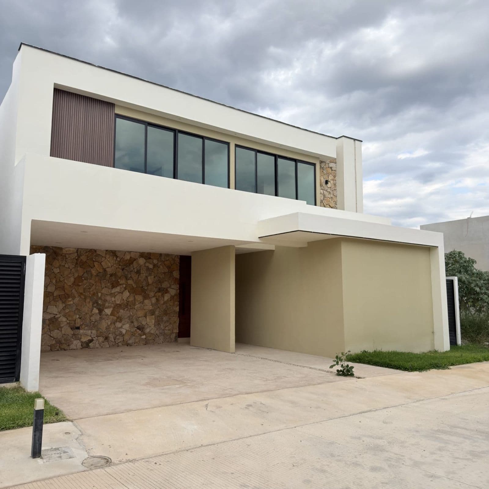 House - Parque Natura Subdivision