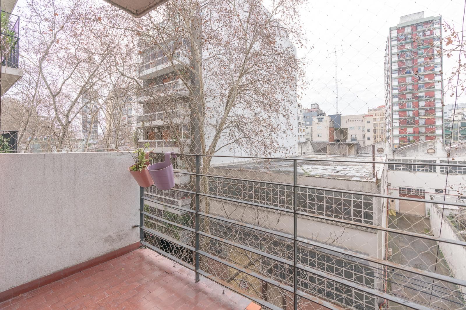 Apartment in Almagro - 4 rooms, facing the street, with a balcony - Bathroom and separate toilet - Near the Loria subway station