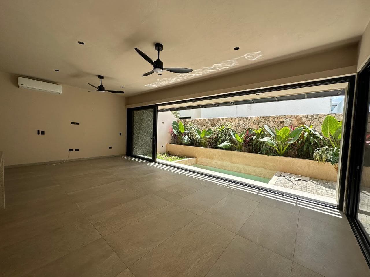 AQUA RESIDENCIAL House