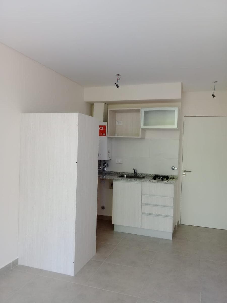 FOR RENT - 1-bedroom apartment with a balcony. Lourdes, Rosario.