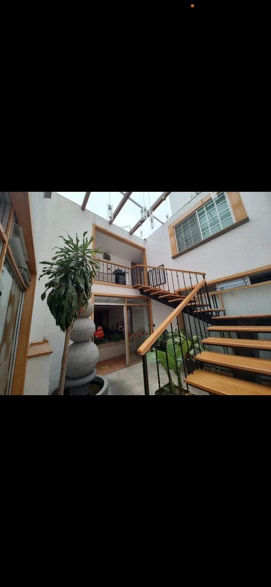 HOUSE WITH OFFICE SPACE IN LETRAN VALLE, FEATURING A ROOF GARDEN!
