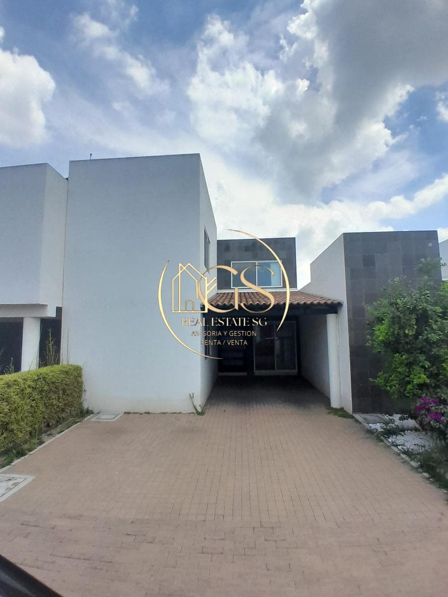 HOUSE FOR SALE IN ZANÁ, RESIDENTIAL AREA