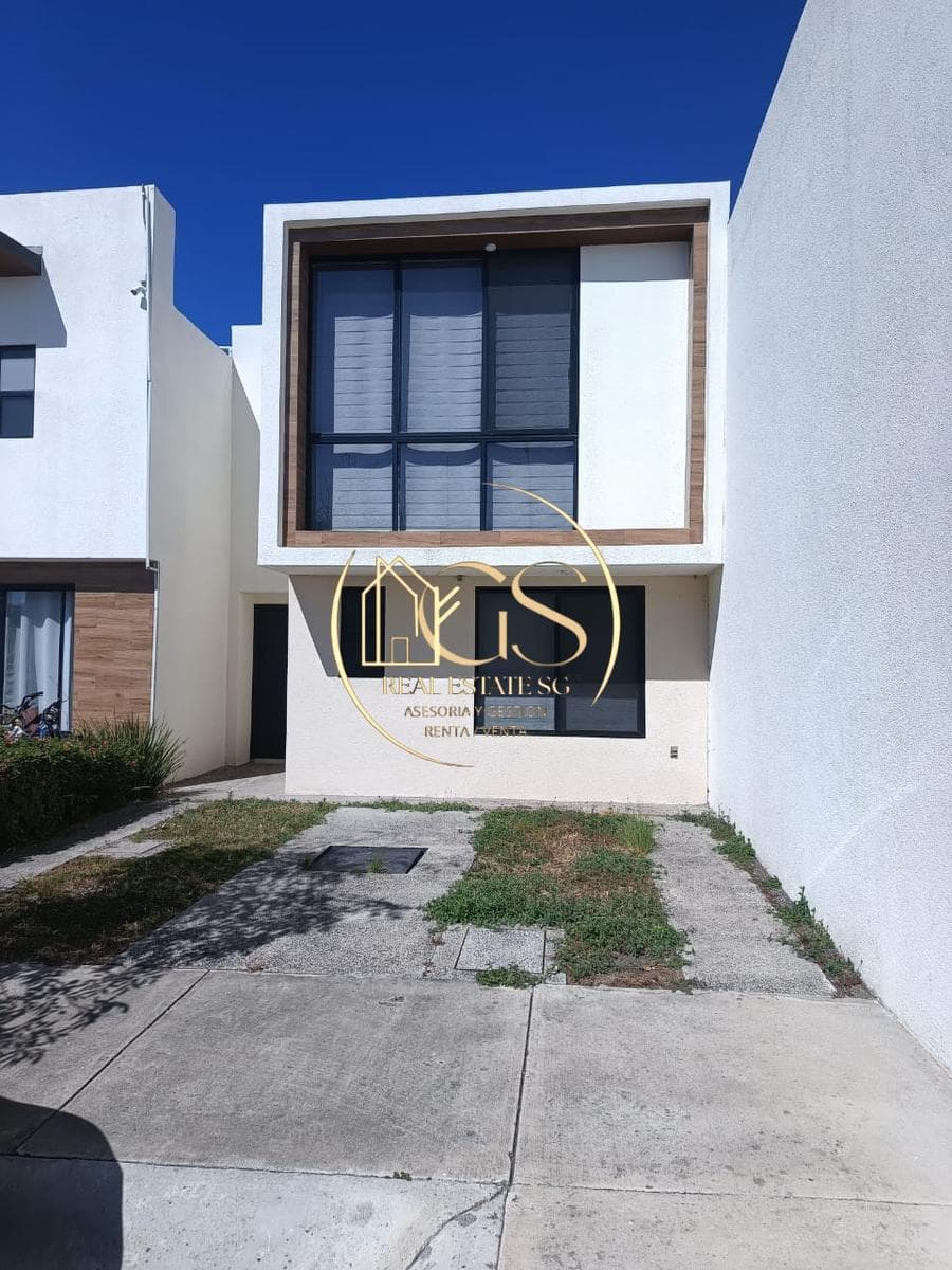 HOUSE FOR SALE IN THE CELAYA RESIDENTIAL RESORT