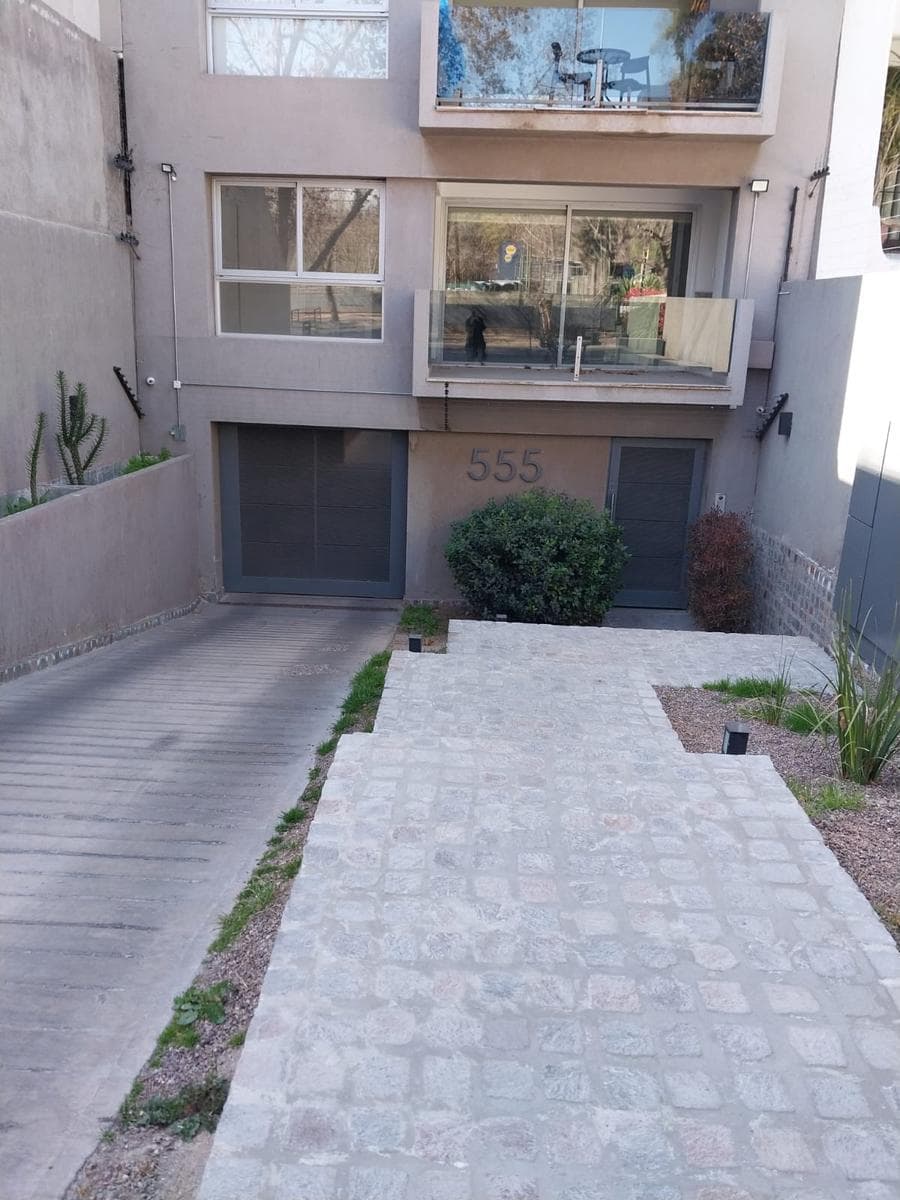 2-bedroom apartment for rent across from the park